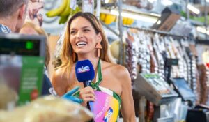 Diana Chaves e João Baião distribuem abraços, e vivem momentos caricatos em Benfica! Mercado Feliz