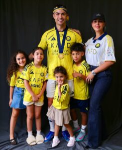 Cristiano Ronaldo, Georgina Rodríguez e os filhos