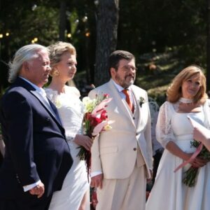 Casados à Primeira Vista: Famosa cantora internacional estava no mesmo avião de Quinita, Paula e Carlos